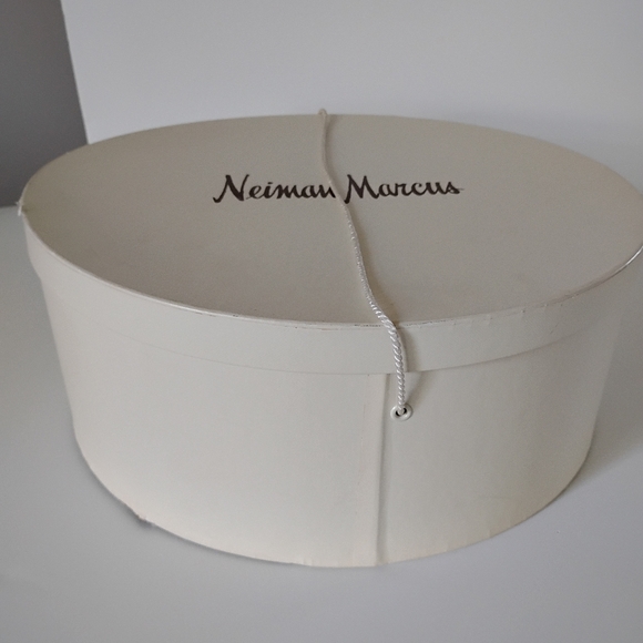 Neiman Marcus Vintage Hat Box 1940s 1950s Movie Prop - Picture 8 of 14